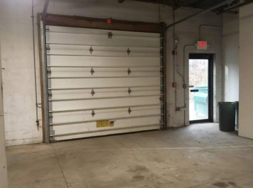 Investment Opportunity! Flex Building / US Rt 9W Exposure